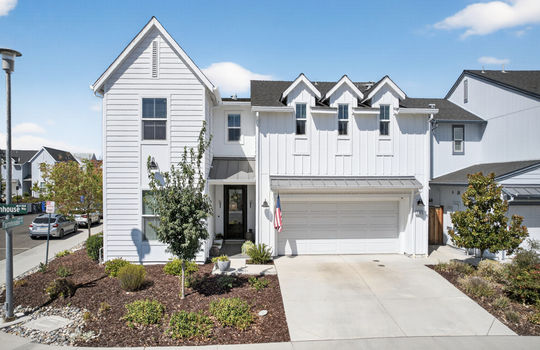 921 Farmhouse Way-85