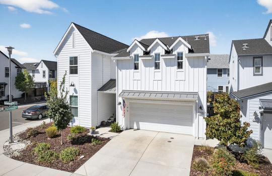 921 Farmhouse Way-86