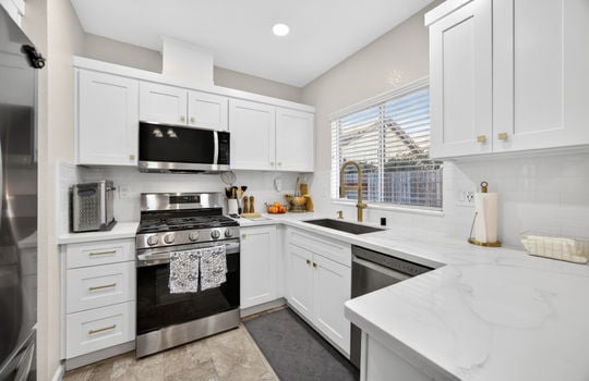 9365 Laguna Pointe Way-17