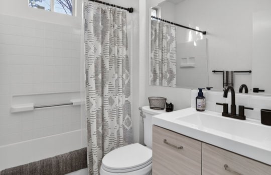 9365 Laguna Pointe Way-28