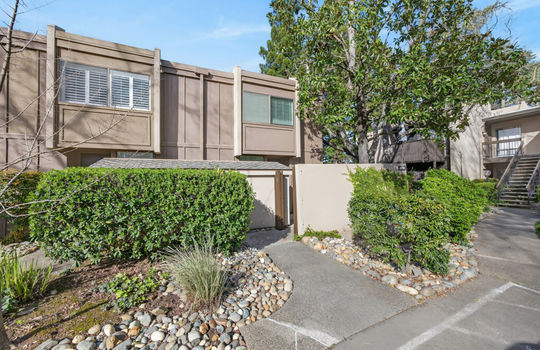 2290 Woodside Lane 1-1