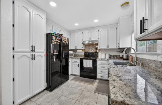 9067 La Maison Circle-14