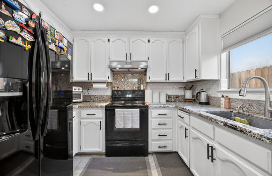 9067 La Maison Circle-15