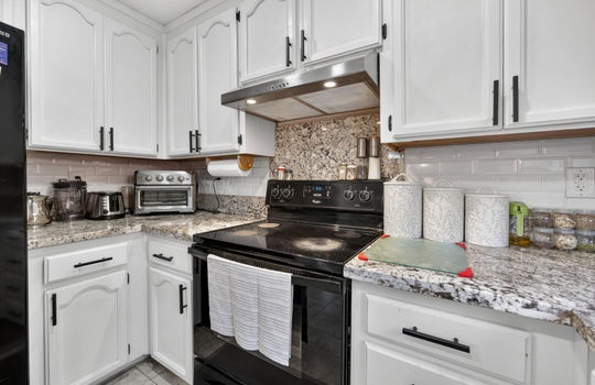 9067 La Maison Circle-16