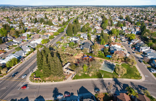 9067 La Maison Circle-47