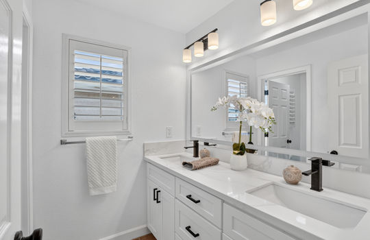 10090 Rojelio Court-48