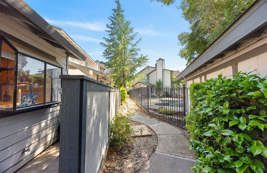 6439 Slipper Creek Lane-43