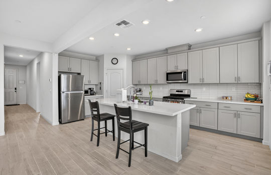 2103 Knotty Pine Way-10