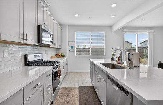 2103 Knotty Pine Way-13