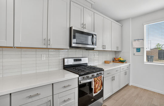 2103 Knotty Pine Way-14
