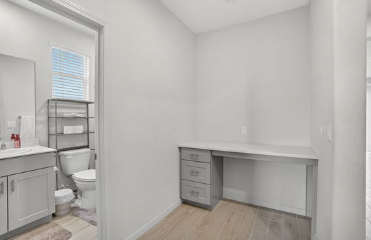 2103 Knotty Pine Way-20