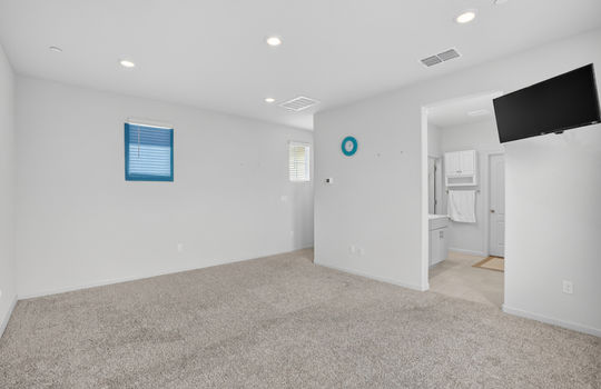 2103 Knotty Pine Way-32