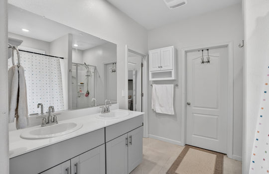 2103 Knotty Pine Way-33