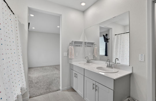 2103 Knotty Pine Way-34
