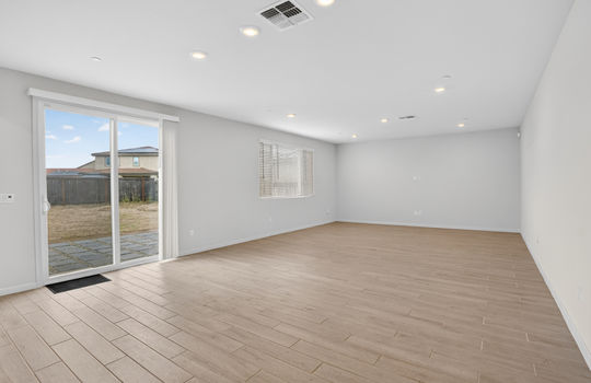 2103 Knotty Pine Way-5