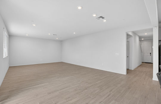 2103 Knotty Pine Way-8