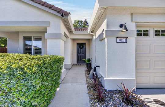 9801 Savonna Court-3
