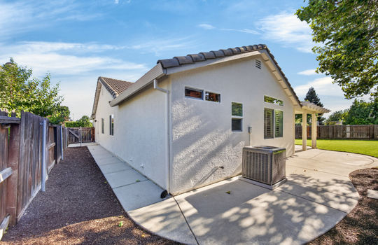 9801 Savonna Court-42