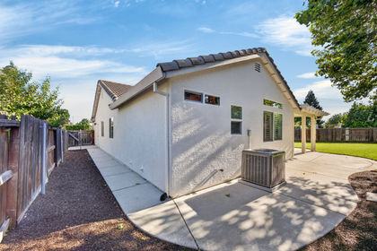 9801 Savonna Court-42