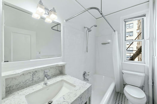 Jacob-Wood-real-estate-agent-manhattan-upper-east-side-bath