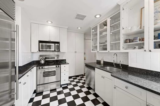 Jacob-Wood-real-estate-agent-manhattan-upper-west-side