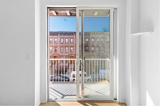 123W131.4.balcony1.medium.Jacob-Wood-real-estate-broker-new-york-city-harlem-condo