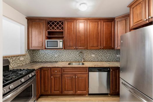 123W131.4.kitchen1.medium.Jacob-Wood-real-estate-broker-new-york-city-harlem-condo