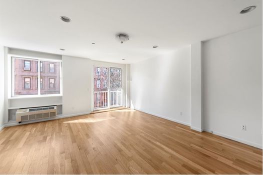 123W131.4.living5.medium.Jacob-Wood-real-estate-broker-new-york-city-harlem-condo