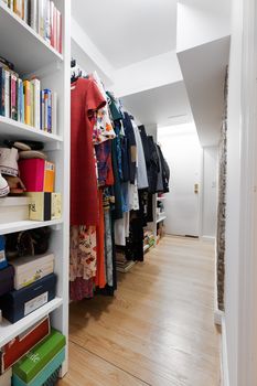 59W88.BF.closet.Jacob-Wood-real-estate-agent-NYC-Manhattan-UWS