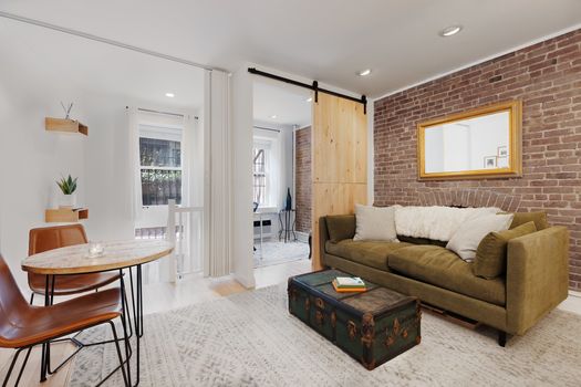 59W88.BF.living1.Jacob-Wood-real-estate-agent-NYC-Manhattan-UWS