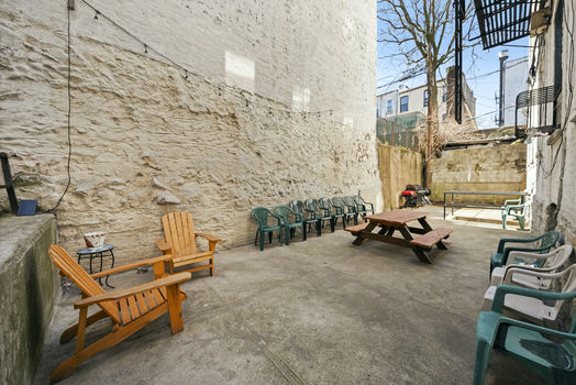 4401.4.B5.outdoor.large.Jacob-Wood-real-estate-agent-new-york-city-brooklyn-coop