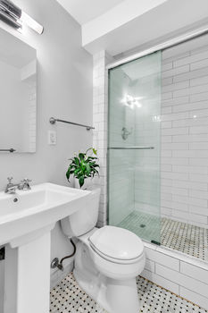 145E1512DEbath2Jacob-Wood-real-estate-broker-new-york-gramercy-park-manhattan-coop