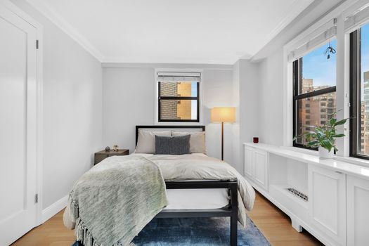 145E1512DEbed2Jacob-Wood-real-estate-broker-new-york-gramercy-park-manhattan-coop