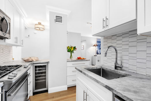 145E1512DEkitchenJacob-Wood-real-estate-broker-new-york-gramercy-park-manhattan-coop