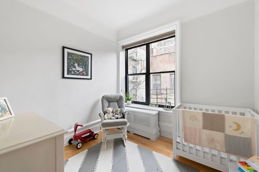 210RSD5Gbed2Jacob-Wood-real-estate-broker-new-york-UWS-coop copy