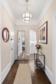 210RSD5GhallwayJacob-Wood-real-estate-broker-new-york-UWS-coop copy