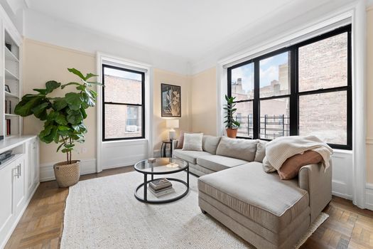 210RSD5Gliving2Jacob-Wood-real-estate-broker-new-york-UWS-coop copy