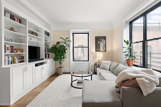 210RSD5Gliving3Jacob-Wood-real-estate-broker-new-york-UWS-coop copy