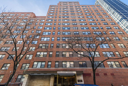 200E27.1E.BLDG2.Jacob-Wood-real-estate-agent-manhattan-coop