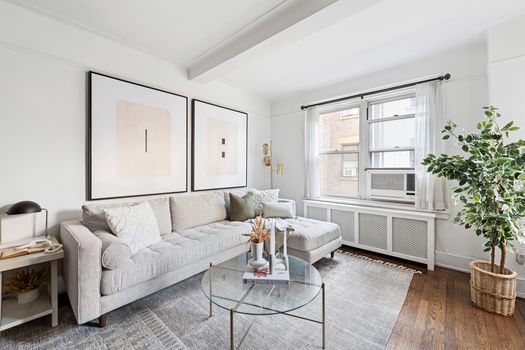 304W75.4H. 5.Jacob-Wood-real-estate-agent-upper-west-side-coop