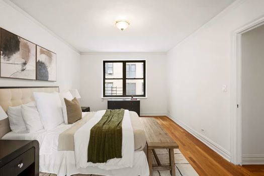 110W945Ebed1 Jacob-Wood-real-estate-agent-upper-west-side-coop