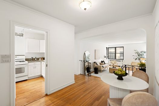 110W945Eliving3 Jacob-Wood-real-estate-agent-upper-west-side-coop