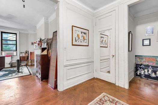 foyer.unstaged.885WEA.2B.Jacob-Wood-real-estate-agent-upper-west-side-coop