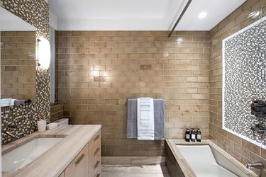 285-Riverside-Drive-11G-bath2-Jacob-Wood-real-estate-manhattan-coop-3-bedroom-upper-west-side-uws