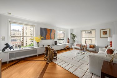 285-Riverside-Drive-11G-living1-Jacob-Wood-real-estate-manhattan-coop-3-bedroom-upper-west-side-uws