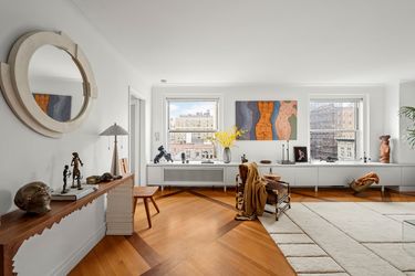 285-Riverside-Drive-11G-living3-Jacob-Wood-real-estate-manhattan-coop-3-bedroom-upper-west-side-uws