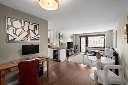 living2Jacob-Wood-real-estate-manhattan-upper-west-side-uws-coop-1