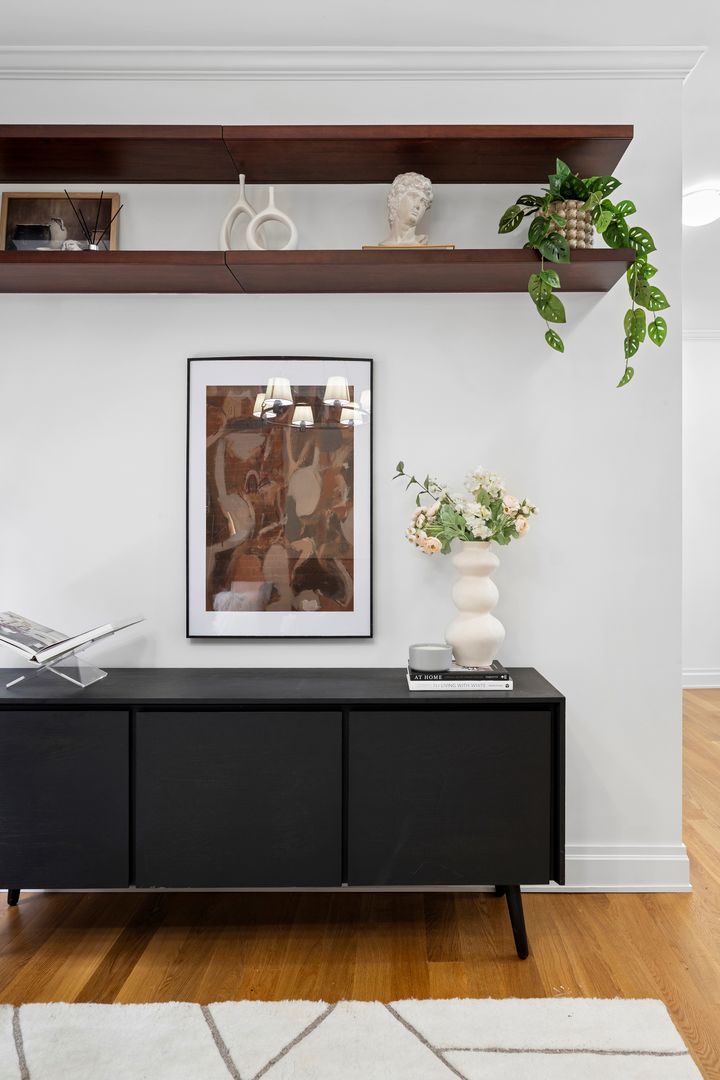 Jacob-wood-real-estate-1-bed-coop-west-village-manhattan-living4