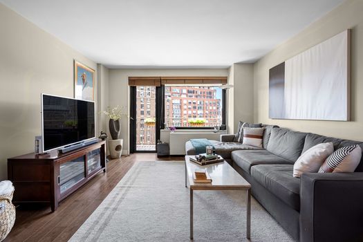 living1.Jacob-Wood-real-estate-manhattan-upper-west-side-uws-coop