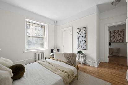 417RSD5Fbed2-Jacob-Wood-real-estate-manhattan-morningside-heights-studio
